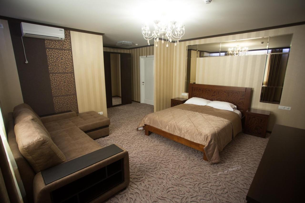 Hotel Port Royal Tulchyn Zewnętrze zdjęcie